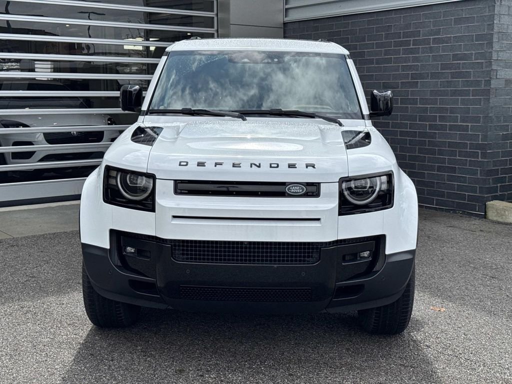 New 2026 Fuji White Land Rover S image 2