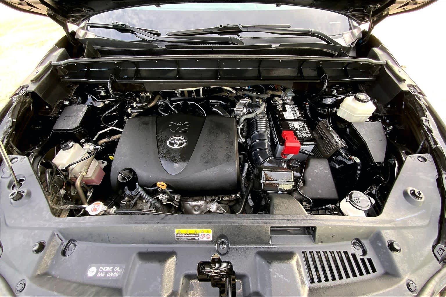 Used 2022 Midnight Black Metallic Toyota XLE image 29