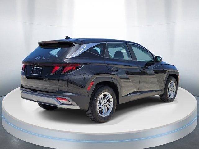 New 2026 Black Hyundai SE FWD image 4
