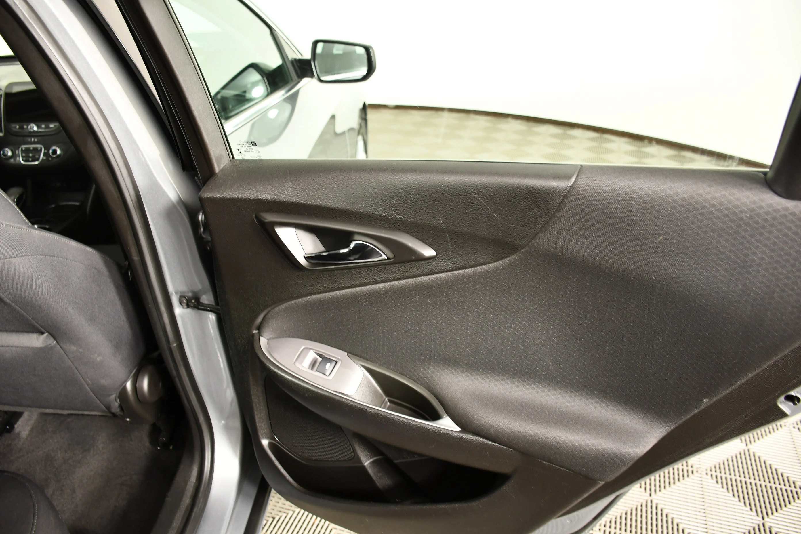 Used 2024 Sterling Gray Metallic Chevrolet LT image 43