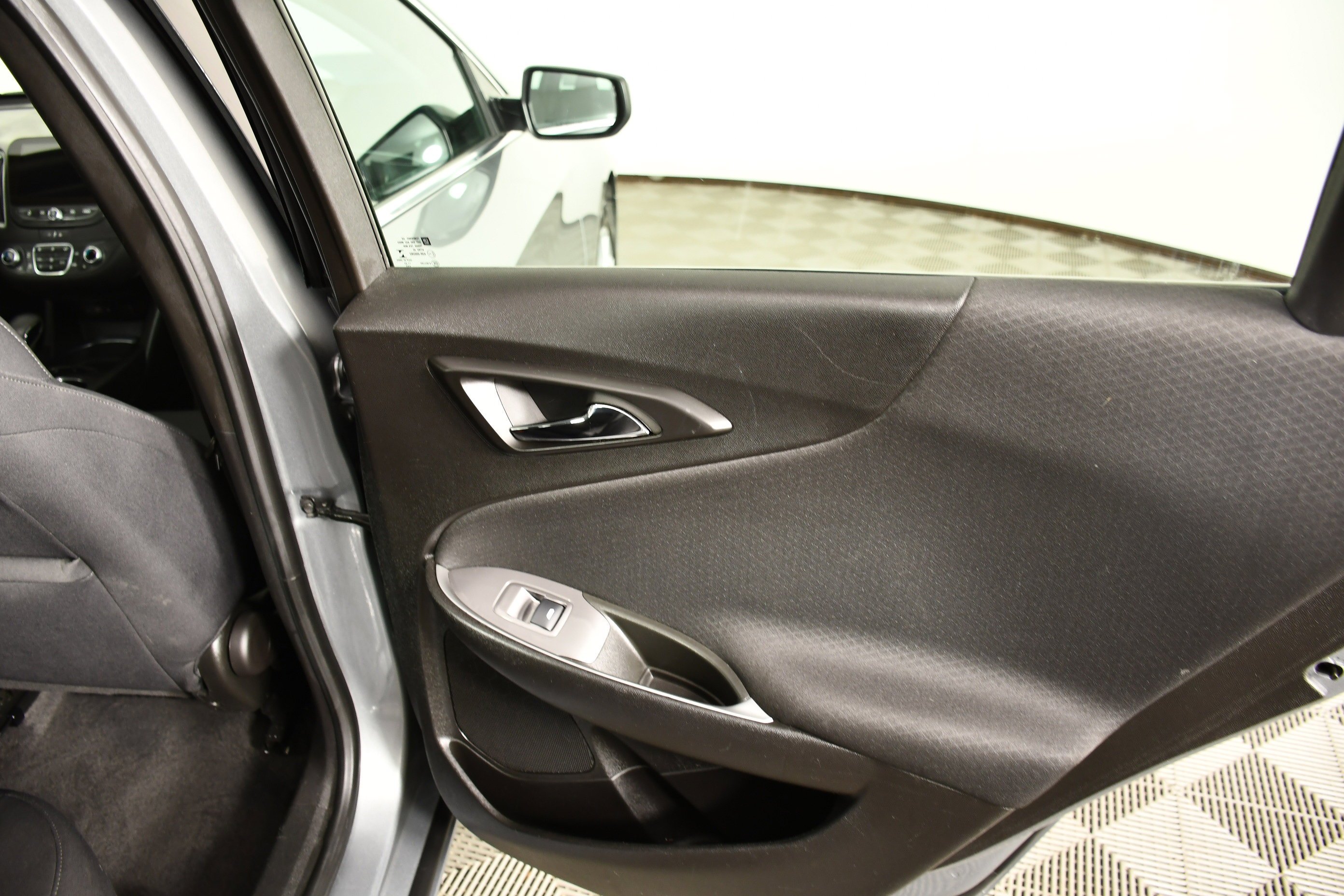 Used 2024 Sterling Gray Metallic Chevrolet LT image 43