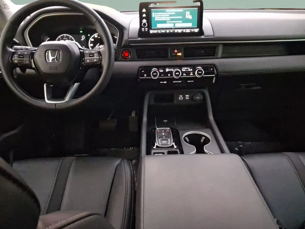 Used 2025 White Honda Touring image 16