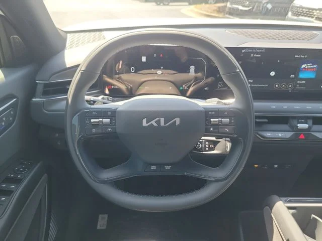 New 2026 Glacial White Pearl Kia Land AWD image 11