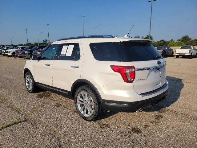 Used 2018 White Ford Limited image 23