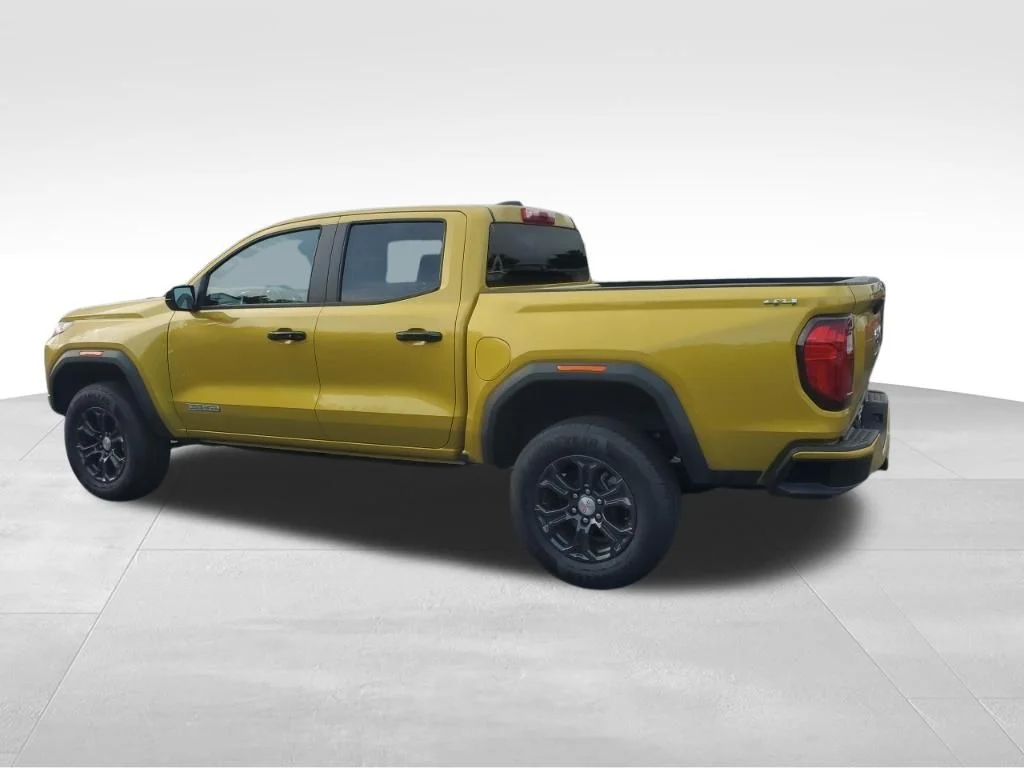 Used 2023 Red GMC Elevation image 3