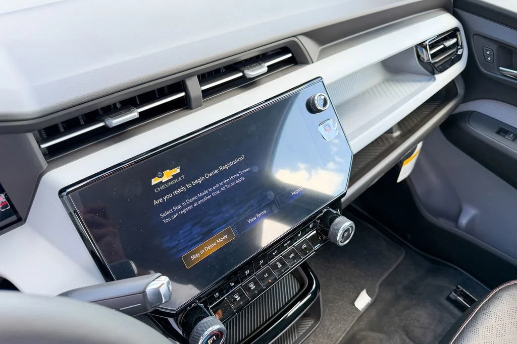 2027 Chevrolet Bolt RS - Photo 17