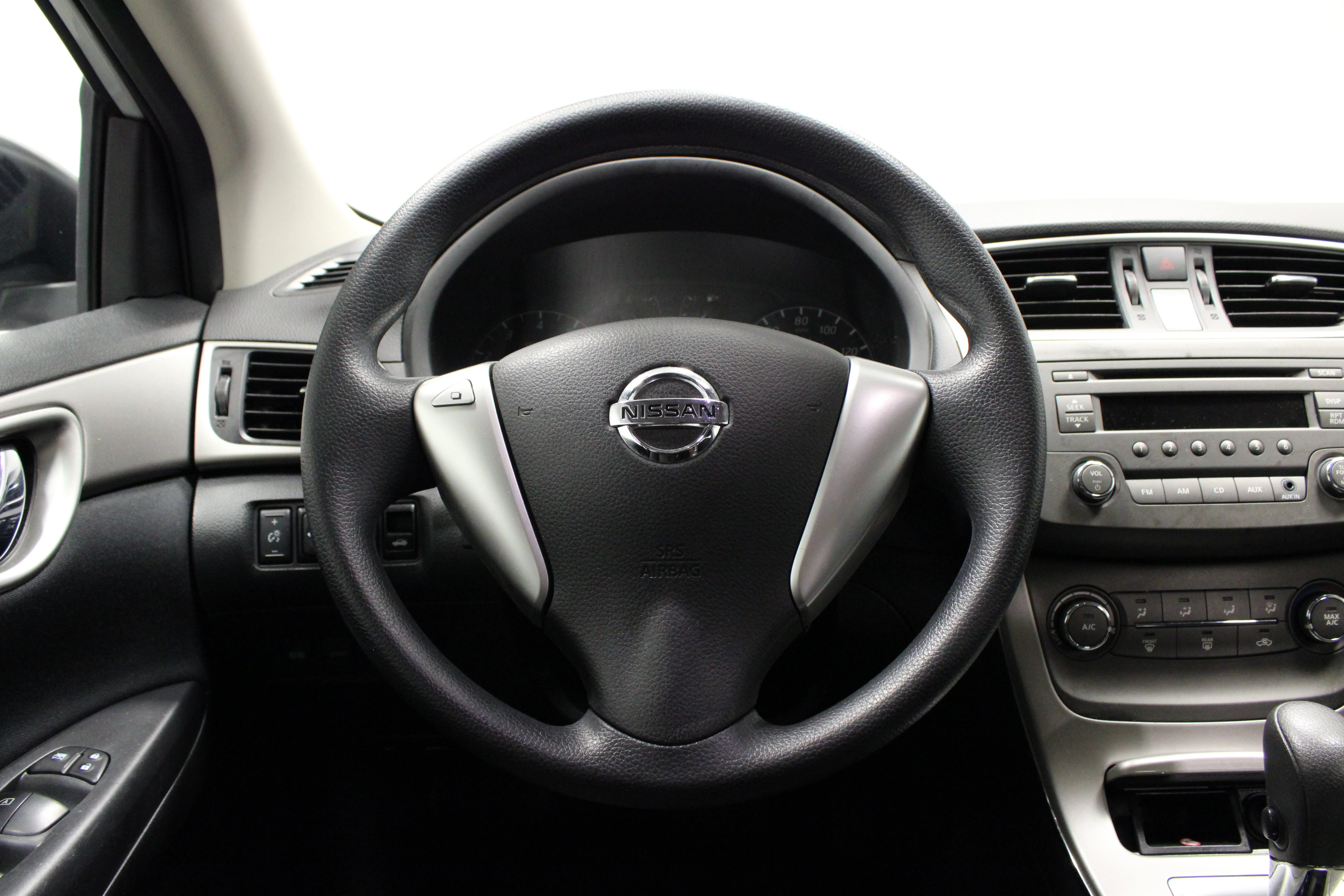 Used 2014 Brilliant Silver Nissan S image 18