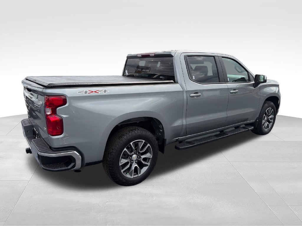 Used 2024 Gray Chevrolet LT image 5