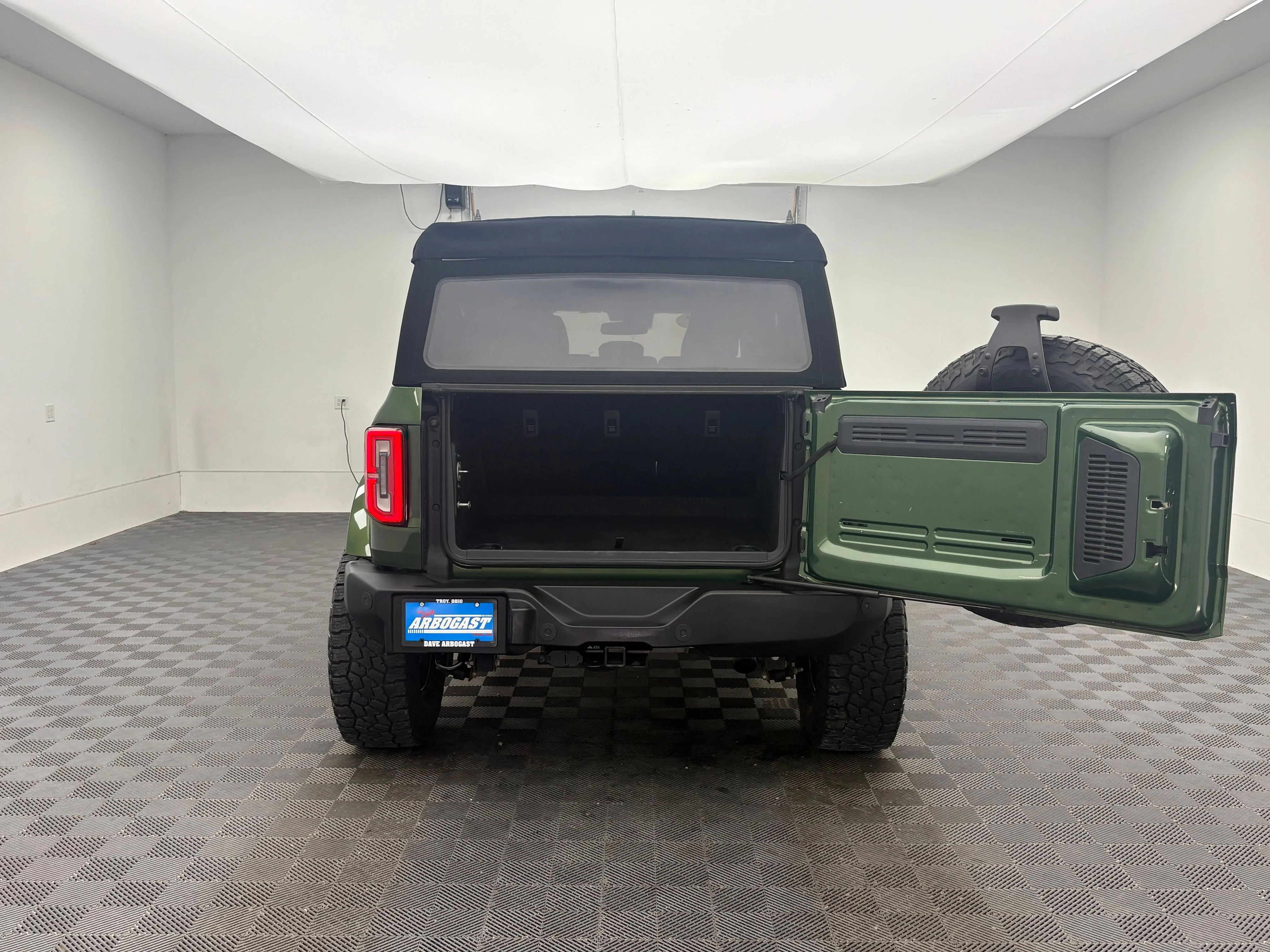 Used 2023 Eruption Green Metallic Ford Outer Banks image 9