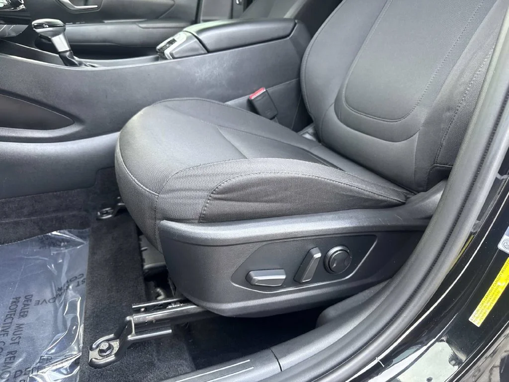 Used 2022 Black Hyundai SEL image 22