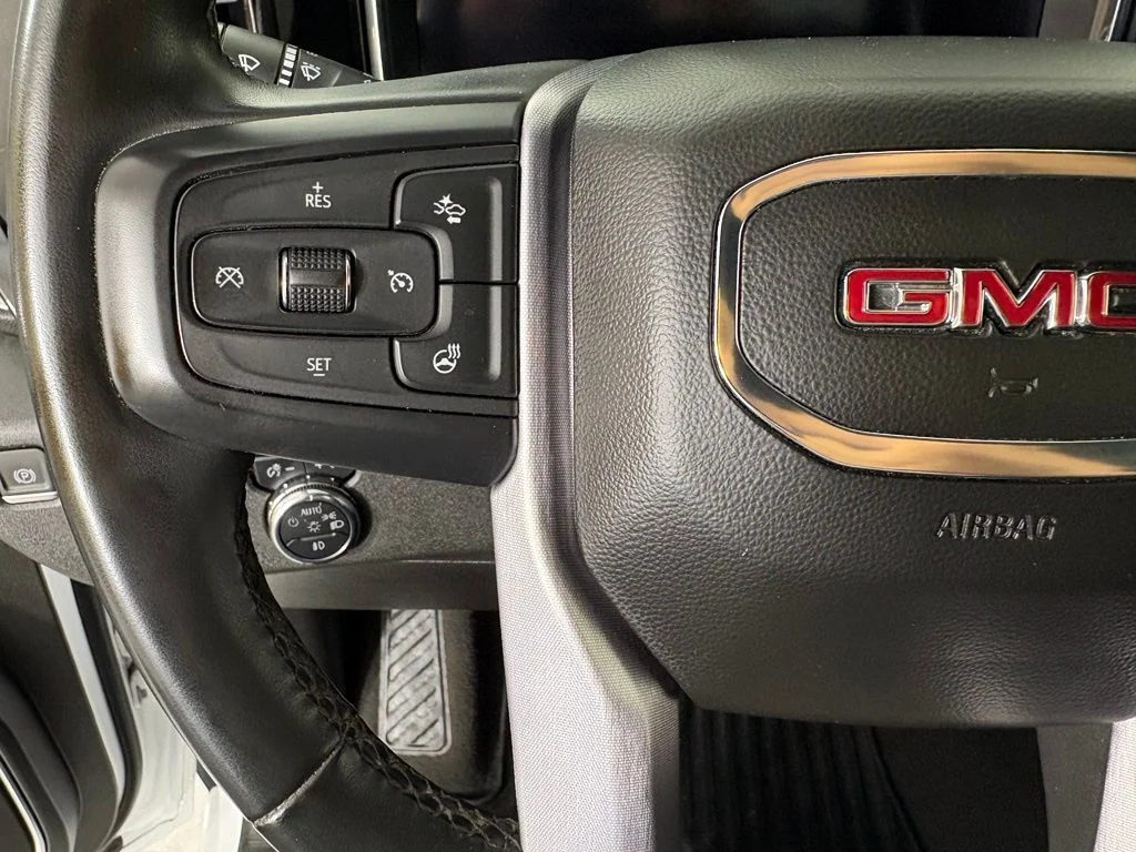 Used 2023 White GMC Elevation image 28