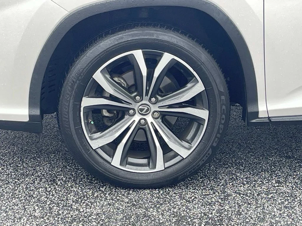 Used 2018 White Lexus 350 image 7