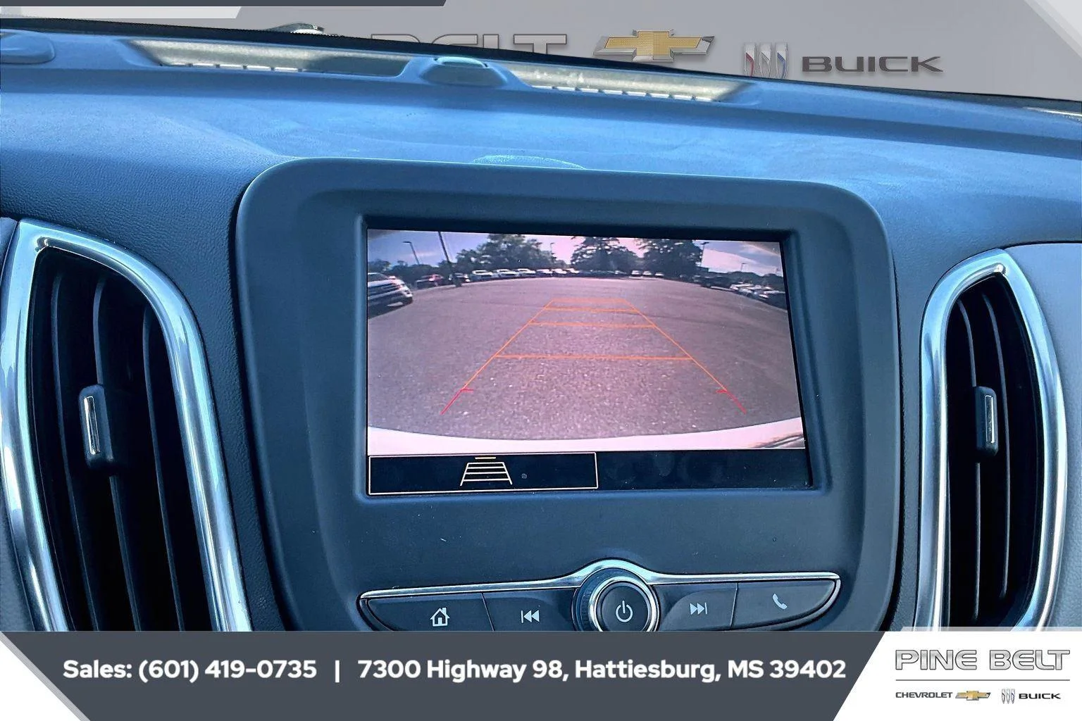 Used 2022 Summit White Chevrolet LT image 15