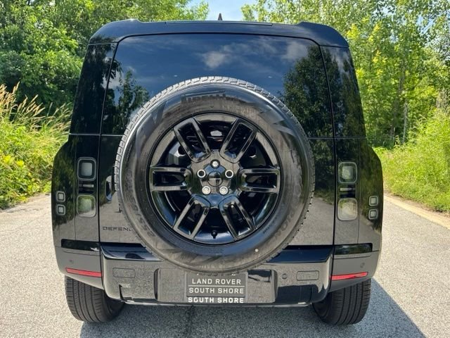 New 2026 Santorini Black Land Rover S image 6