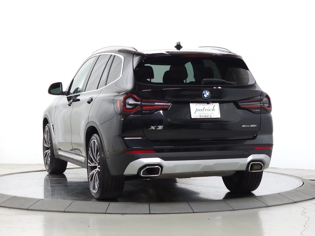 Used 2023 Black BMW xDrive30i image 3