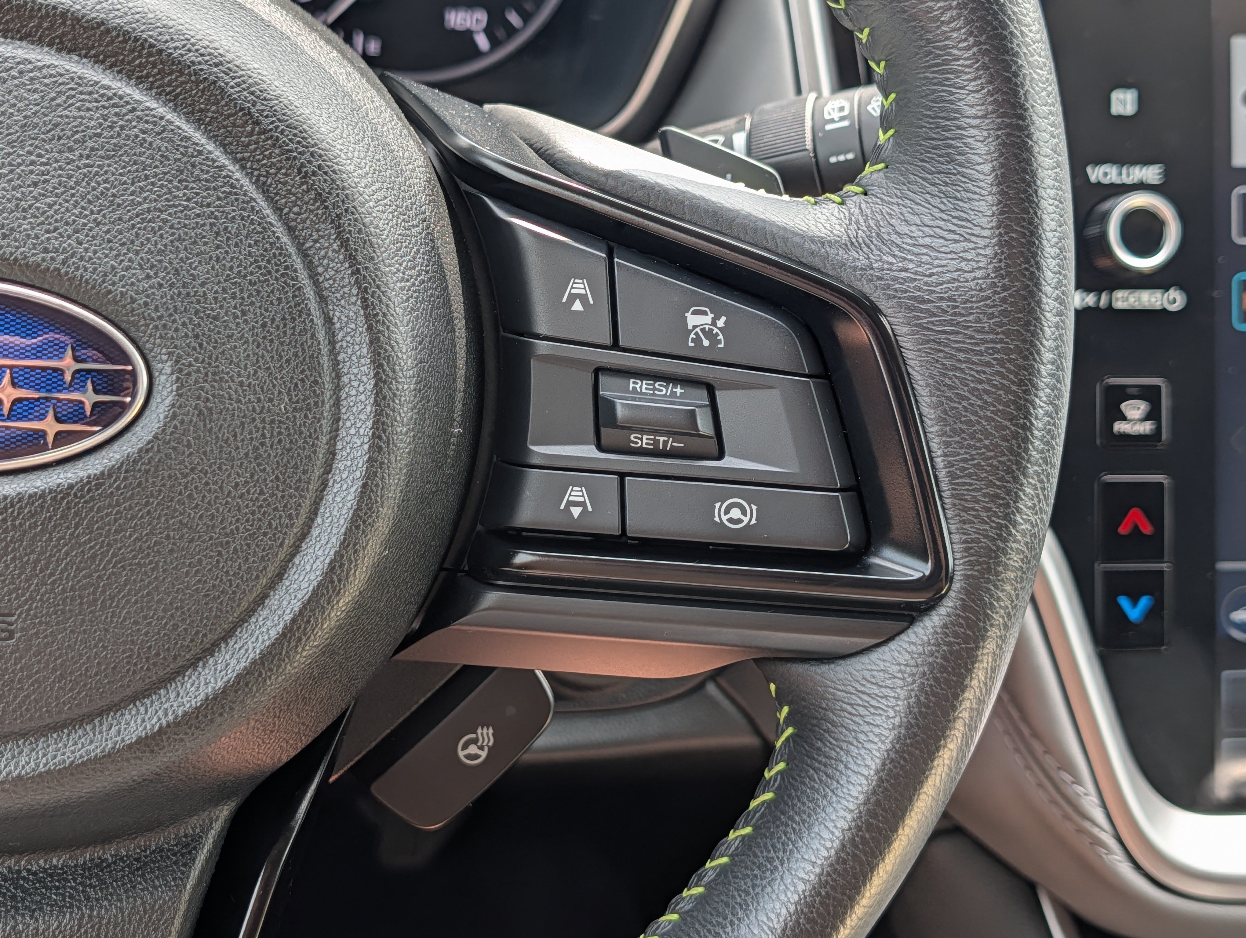 Used 2025 Crystal Black Silica Subaru Onyx Edition image 30
