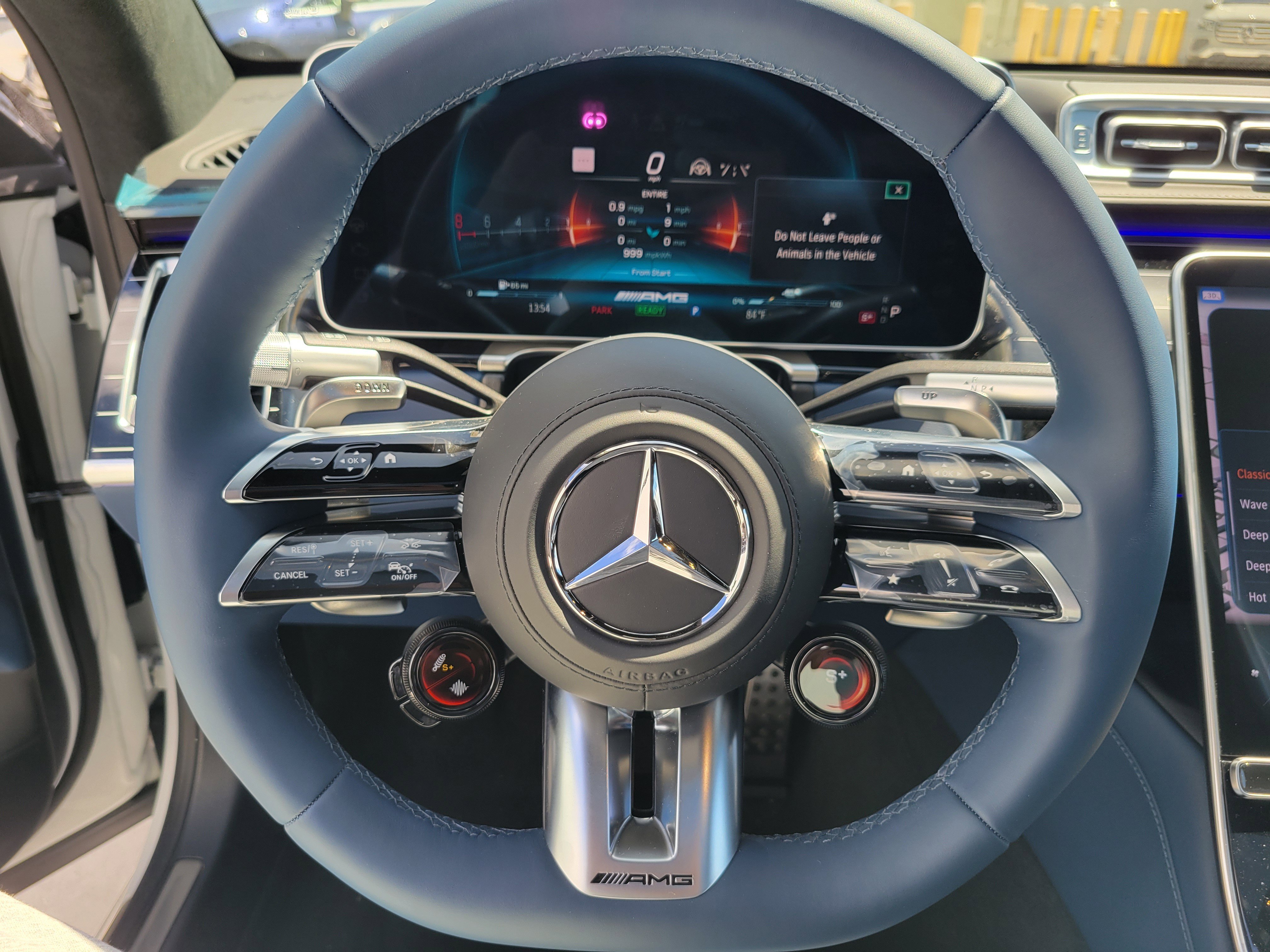 New 2026 MANUFAKTUR Moonlight White Metallic Mercedes-Benz AMG® S 63 E 4MATIC® Sedan image 57