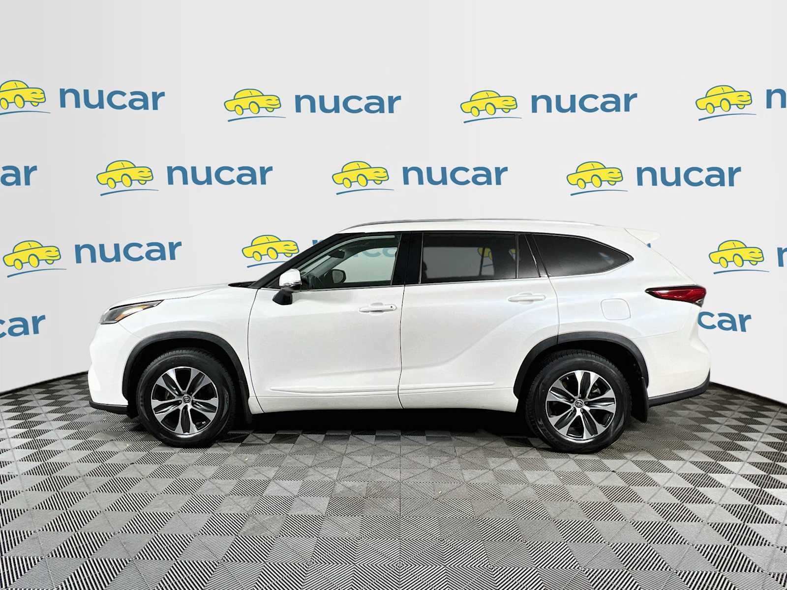 Used 2021 Blizzard Pearl Toyota XLE image 4