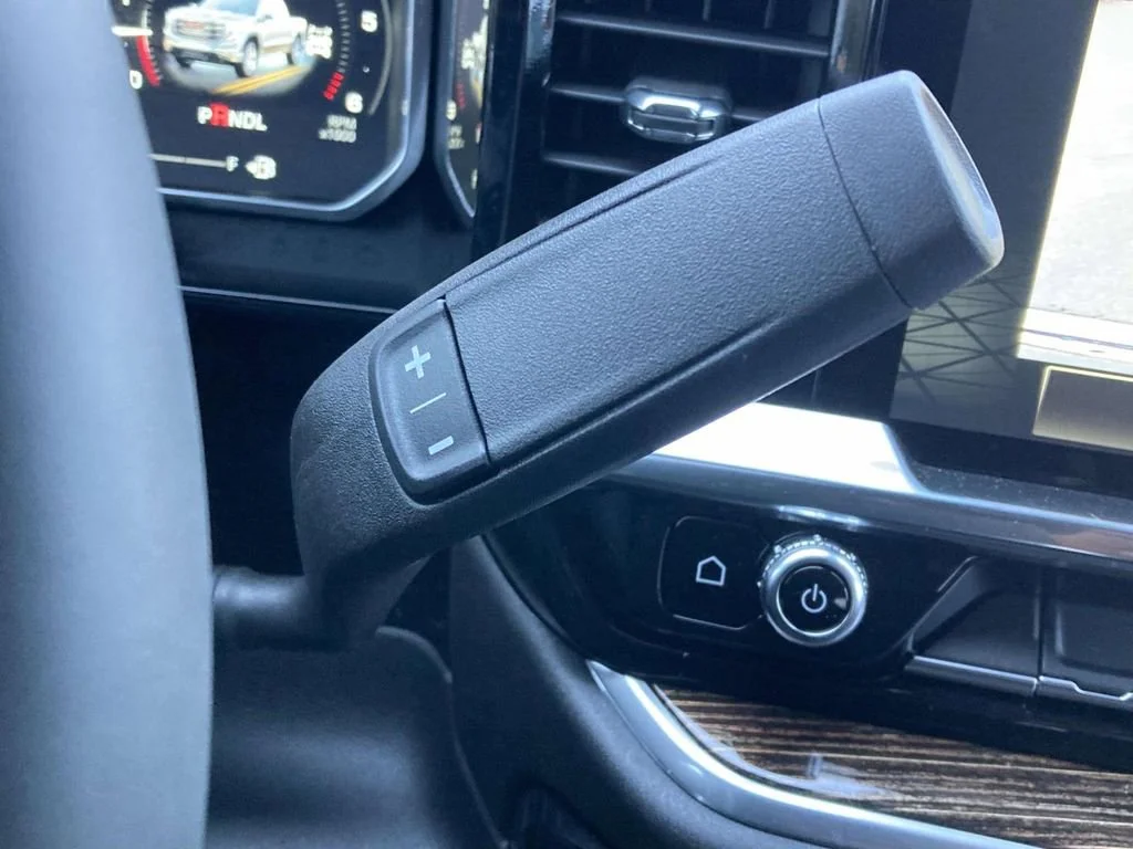 New 2026 Sterling Metallic GMC Elevation image 23