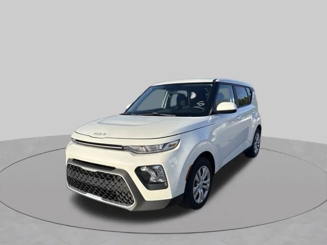 Used 2022 White Kia LX image 3