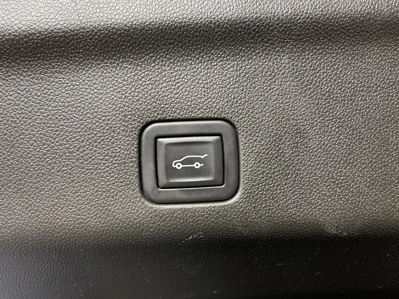 Used 2023 Auburn Metallic Chevrolet LT image 28