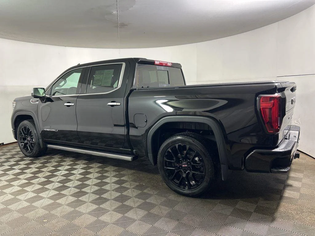Used 2025 Onyx Black GMC Denali image 10