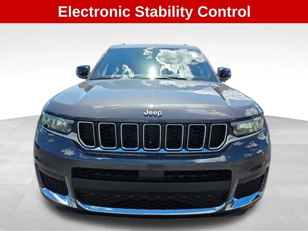 New 2026 Baltic Gray Metallic Clear-Coat Exterior Paint Jeep Altitude image 9