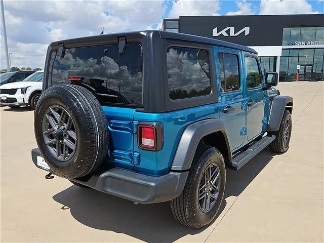 Used 2024 Blue Jeep Sport S 4x4 image 4