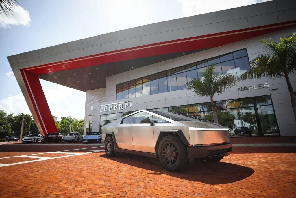 2024 Tesla Cybertruck Base - Photo 20