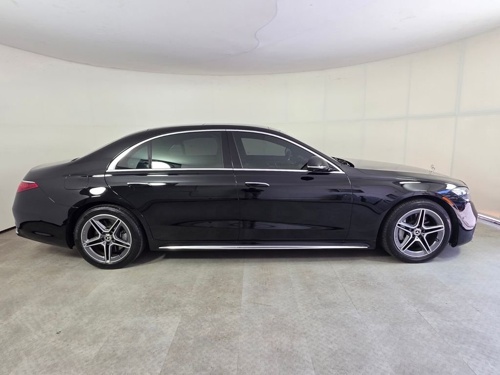 Used 2023 Black Mercedes-Benz S 580 image 3