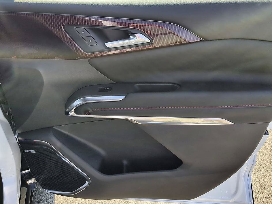 New 2027 Polar White Tricoat Chevrolet RS image 36
