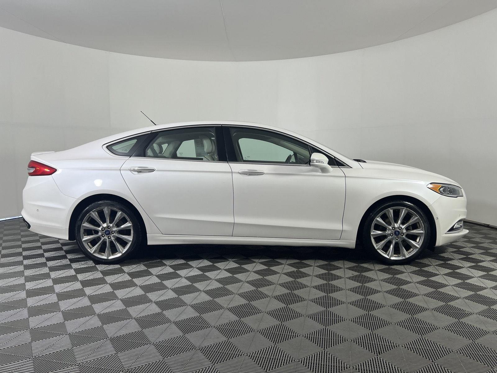 Used 2017 White Platinum Metallic Tri-Coat Ford Platinum image 2
