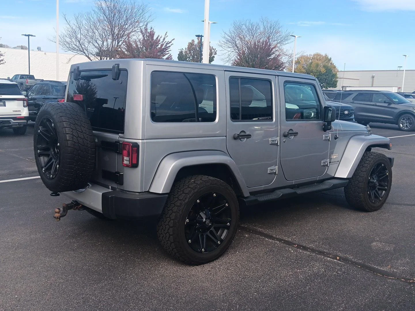 Used 2014 Billet Metallic Clearcoat Jeep Sahara image 4