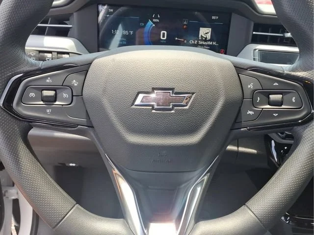 New 2027 Summit White Chevrolet LT image 10