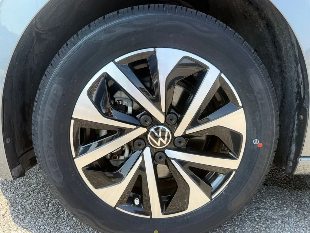 Used 2023 Gray Volkswagen 1.5T S image 24