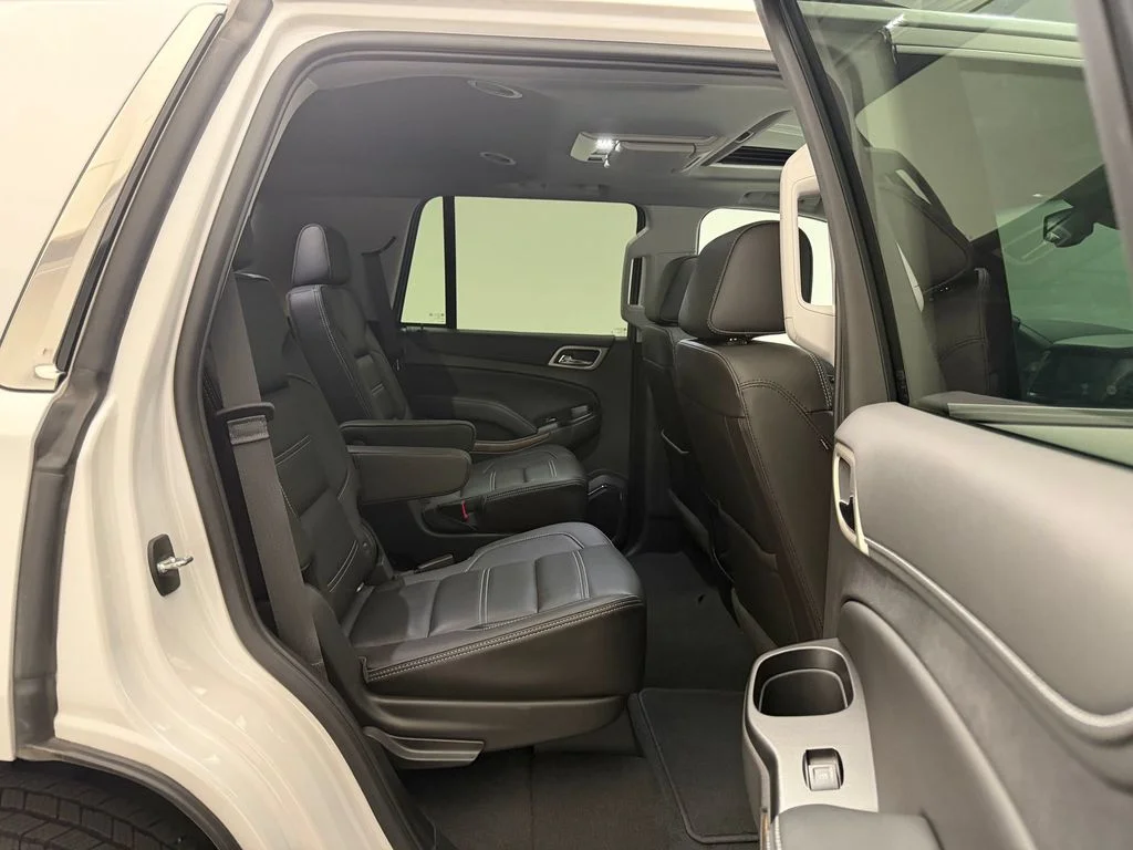 Used 2019 White Frost Tricoat GMC Denali image 32