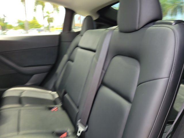 2021 Tesla Model Y Long Range - Photo 9