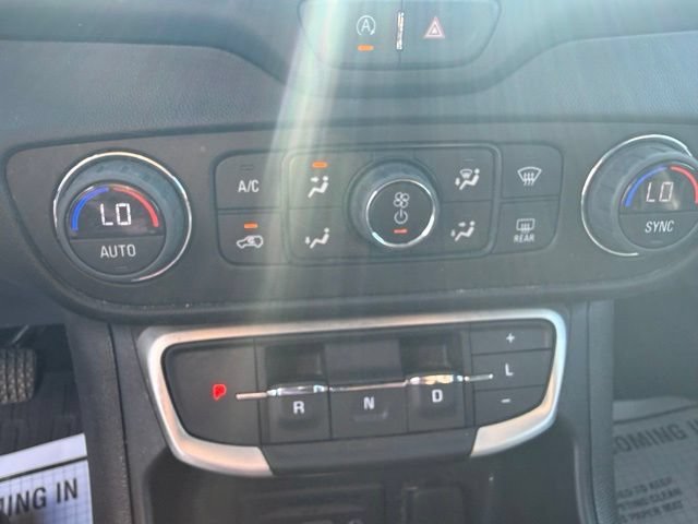2023 GMC Terrain SLT - Photo 18