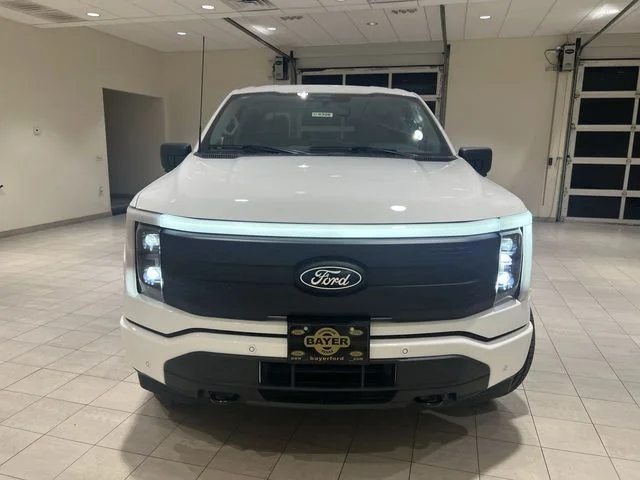 2025 Ford F-150 Lightning Flash - Photo 8