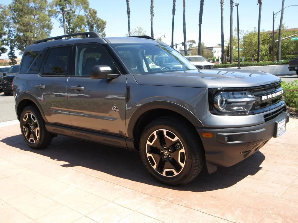 Certified Used 2023 Carbonized Gray Metallic Ford Outer Banks image 6