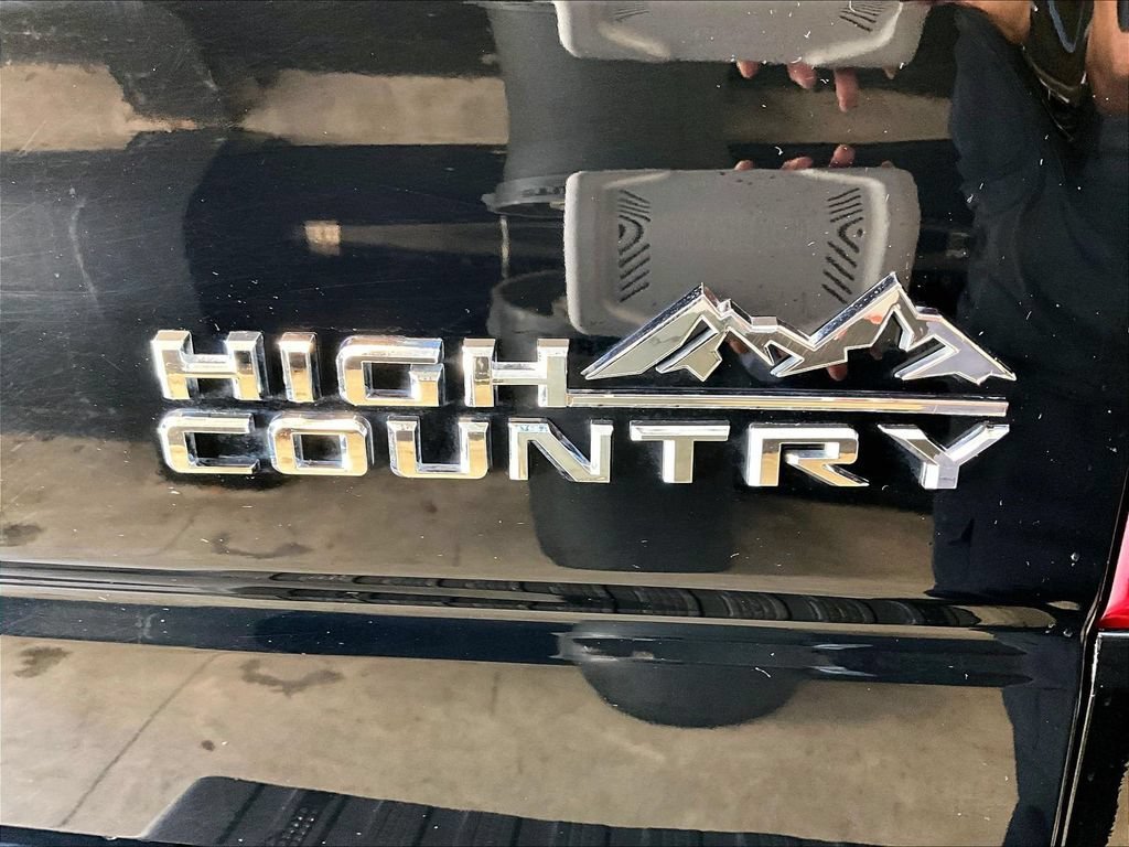 Used 2022 BLACK Chevrolet High Country image 29