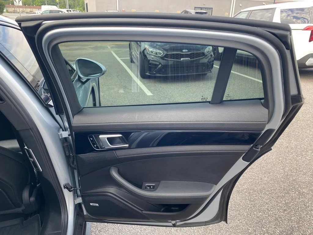 Used 2018 Silver Porsche 4 image 16