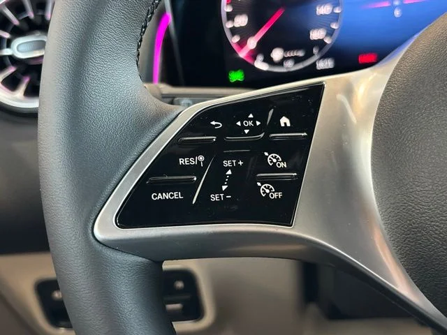 New 2026 White Mercedes-Benz GLB 250 image 23
