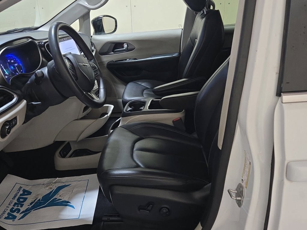 Used 2024 White Chrysler Touring L image 10