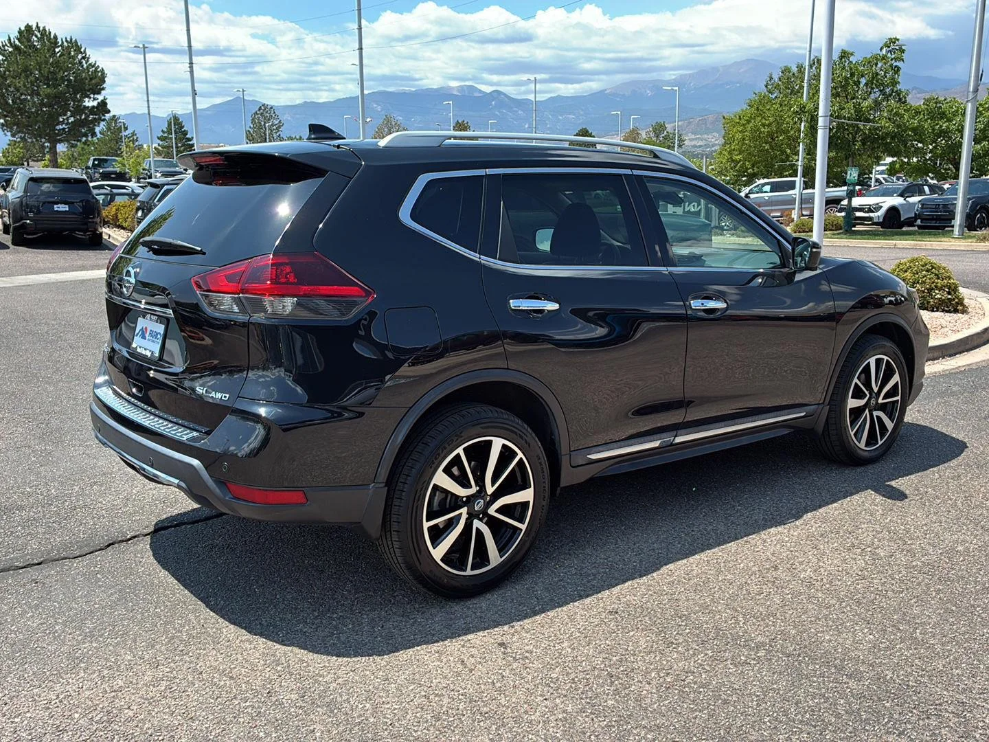 Used 2020 Magnetic Black Pearl Nissan SL image 5