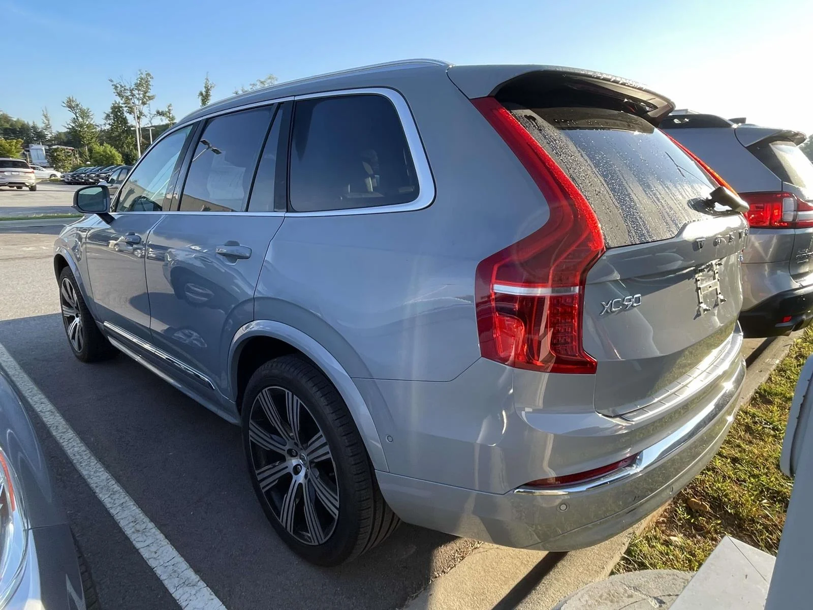 Used 2025 Vapour Grey Metallic Volvo Ultra image 3