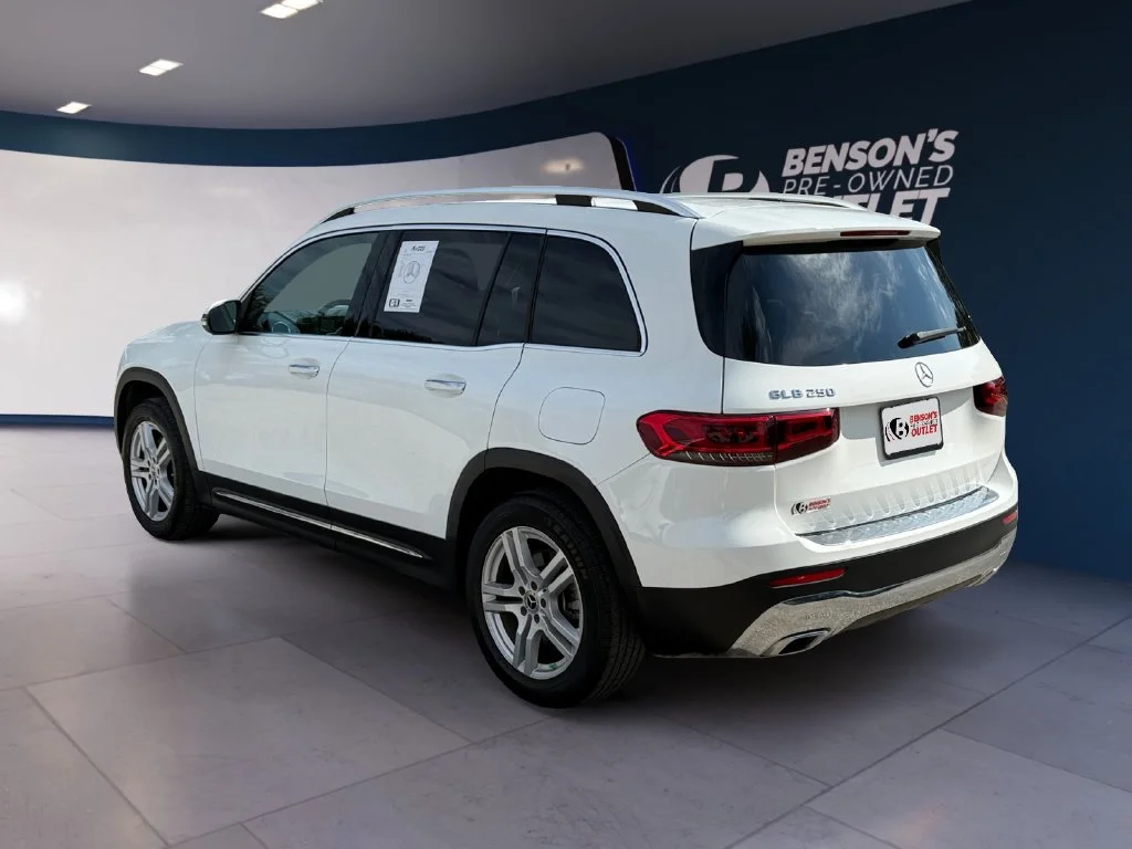 Used 2023  Mercedes-Benz GLB 250 image 3