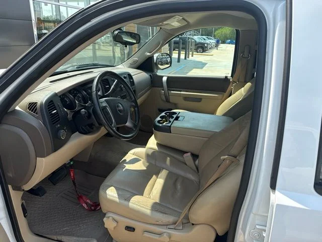 Used 2012 White GMC SLE image 13