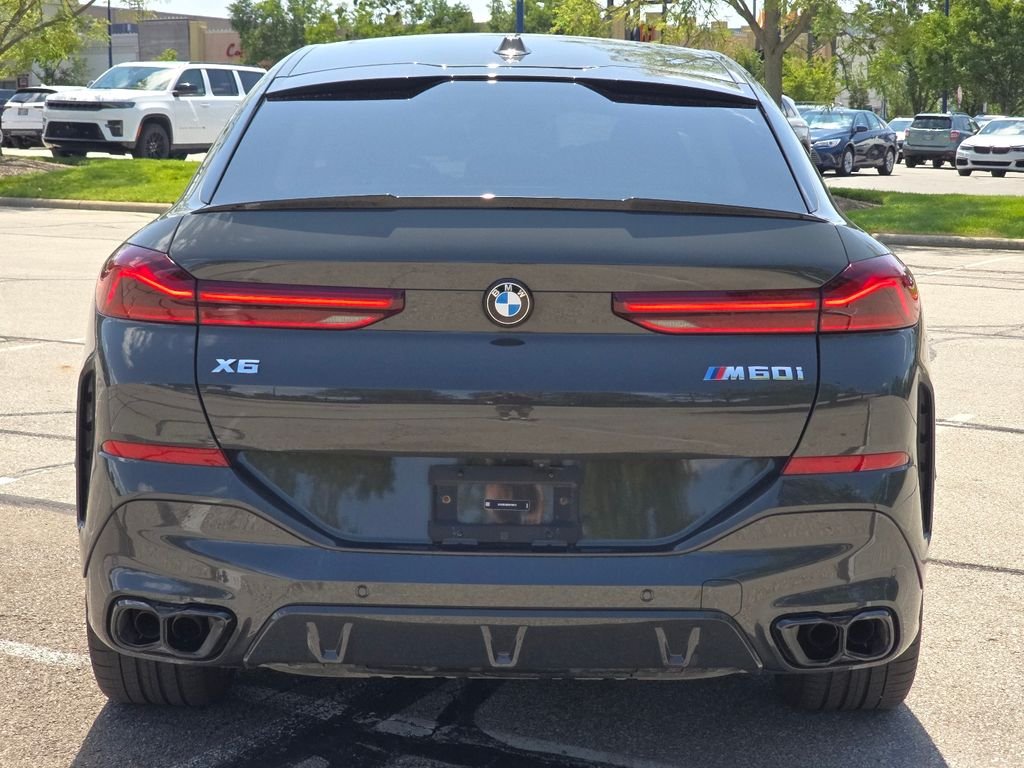 Used 2025 Gray Metallic BMW M60i image 16