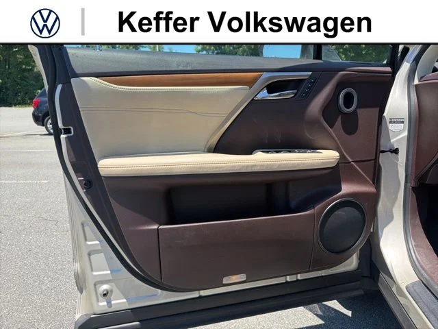 Used 2017  Lexus 350 image 6